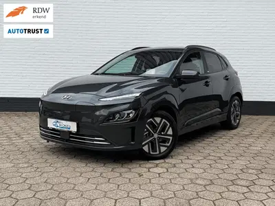 Hyundai KONA EV Premium 64kWh ACC l WARMTEPOMP l TREKHA uit 2021