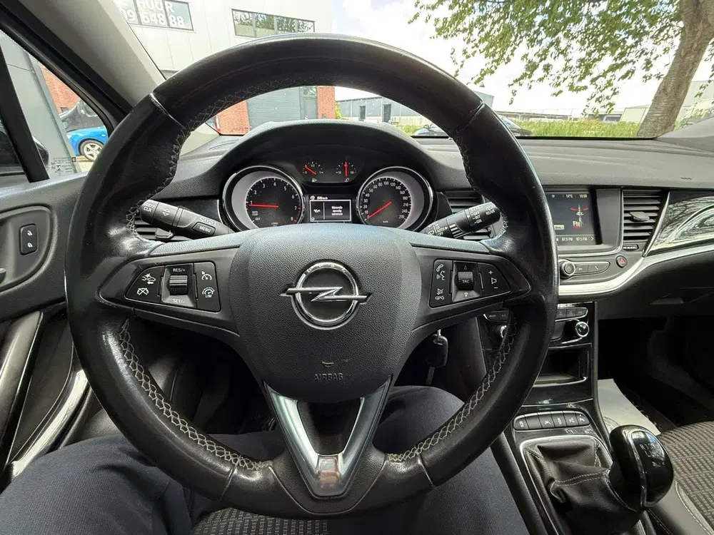 Opel Astra 1.2 Design uit 2022, foto 15
