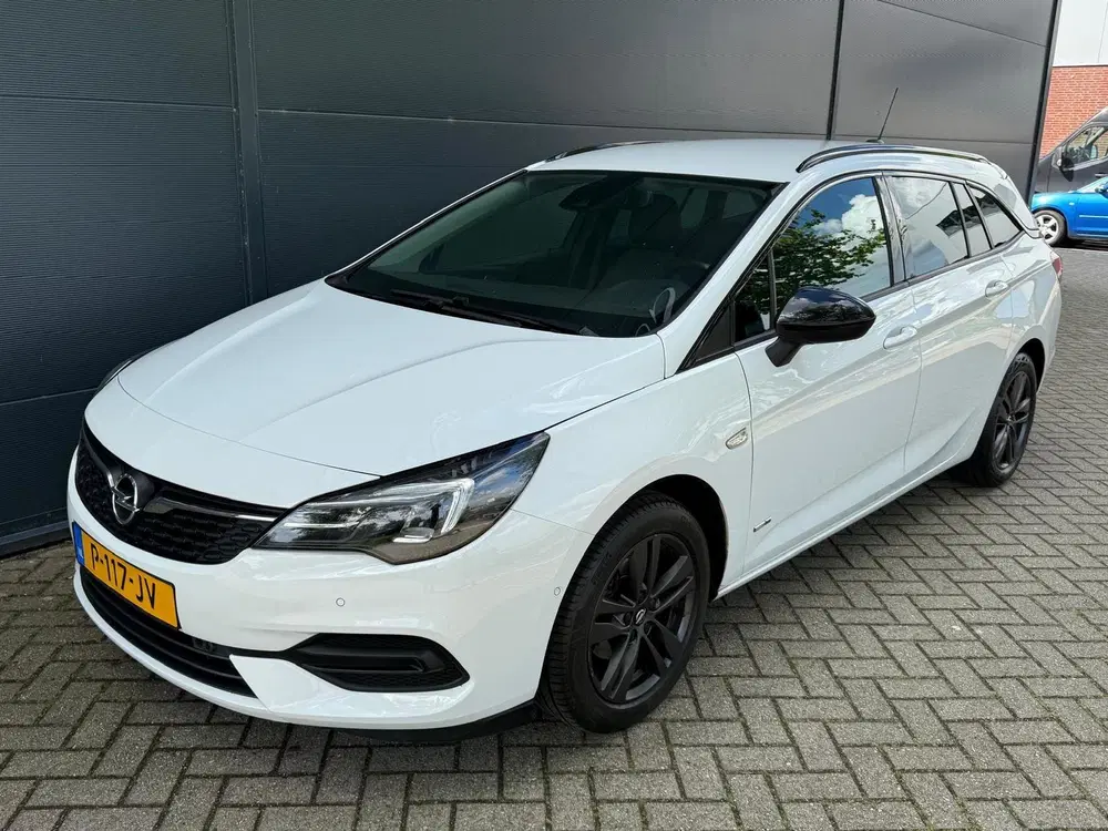 Opel Astra 1.2 Design uit 2022, foto 3