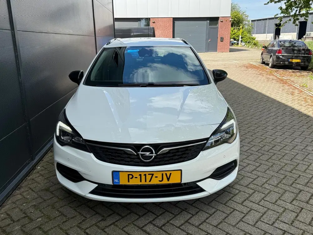 Opel Astra 1.2 Design uit 2022, foto 5