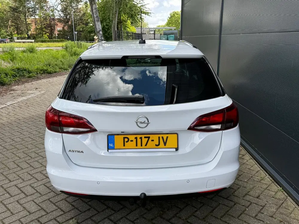 Opel Astra 1.2 Design uit 2022, foto 6