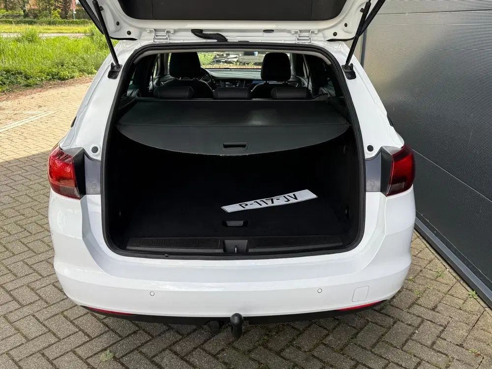 Opel Astra 1.2 Design uit 2022, foto 7