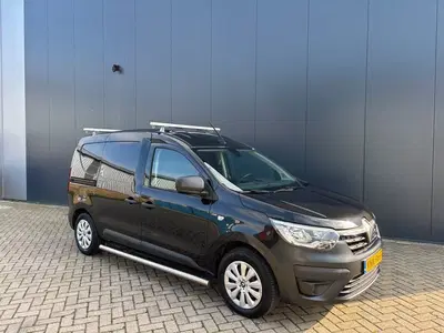 Renault Express Express 1.5 Blue dCi 2021 Zwart 38630KM uit 2021