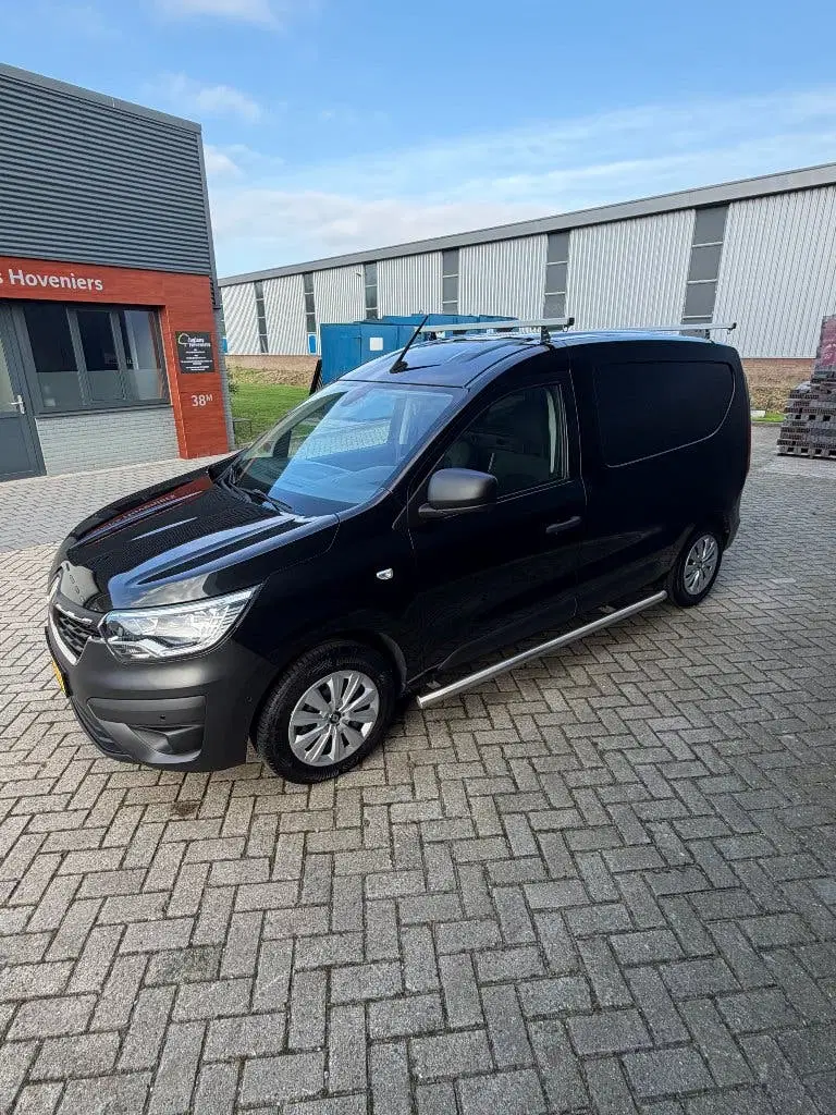 Renault Express Express 1.5 Blue dCi 2021 Zwart 38630KM uit 2021, foto 2