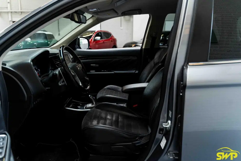 Mitsubishi Outlander 2.4 PHEV Intense uit 2019, foto 2