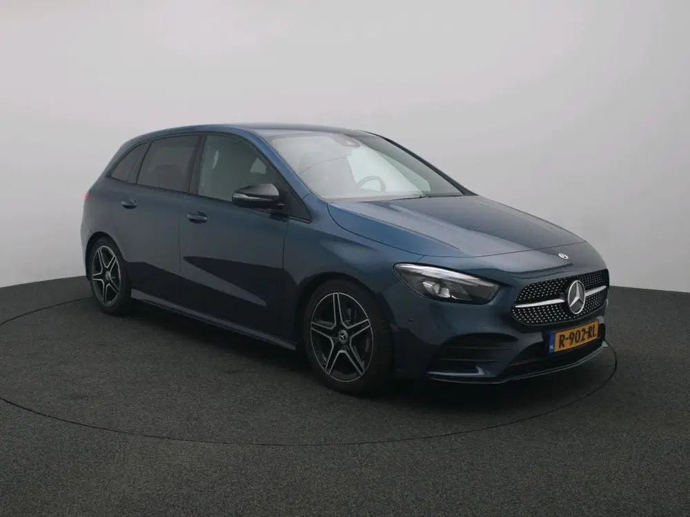 Mercedes-Benz B-Klasse 180 Business Solution AMG uit 2022, foto 3