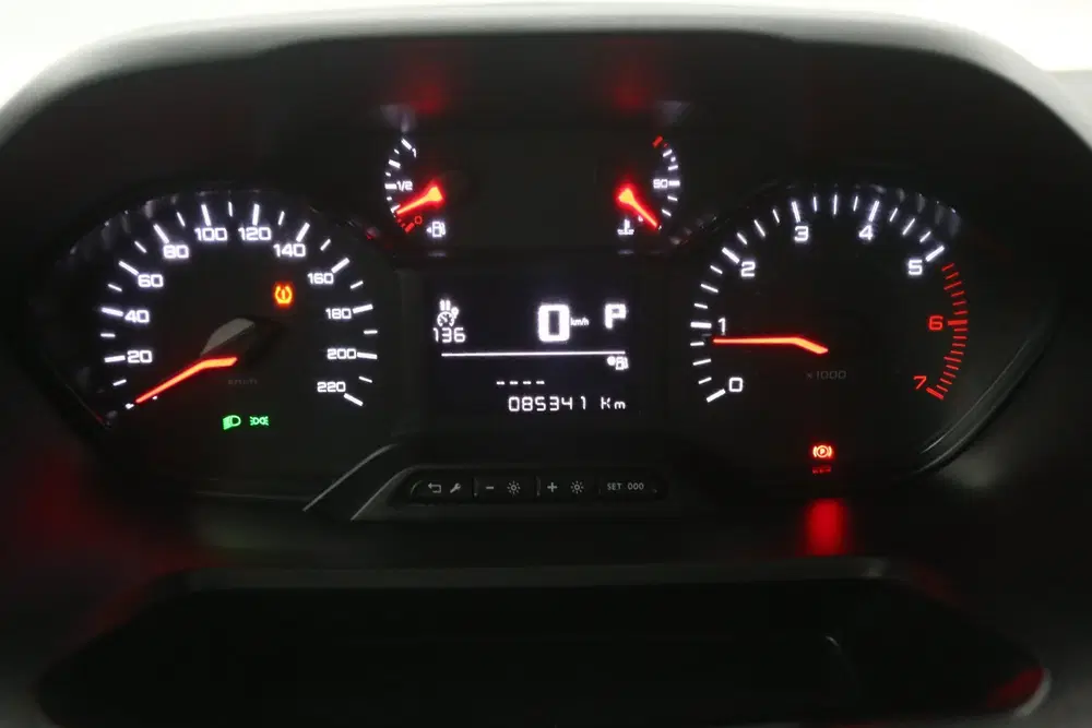 Peugeot Partner 1.5 BlueHDI 130PK uit 2021, foto 12