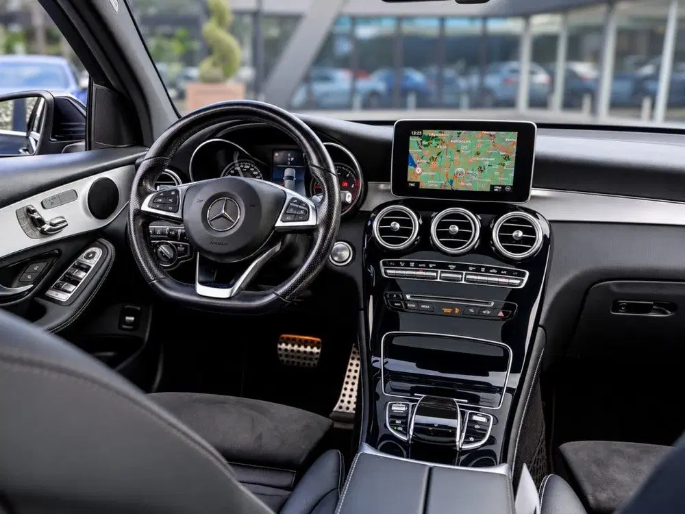 Mercedes-Benz GLC GLC 220D 4MATIC AMG Line uit 2019, foto 12