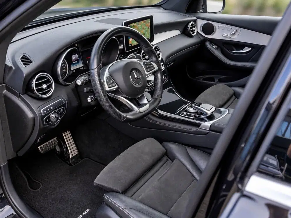 Mercedes-Benz GLC GLC 220D 4MATIC AMG Line uit 2019, foto 3