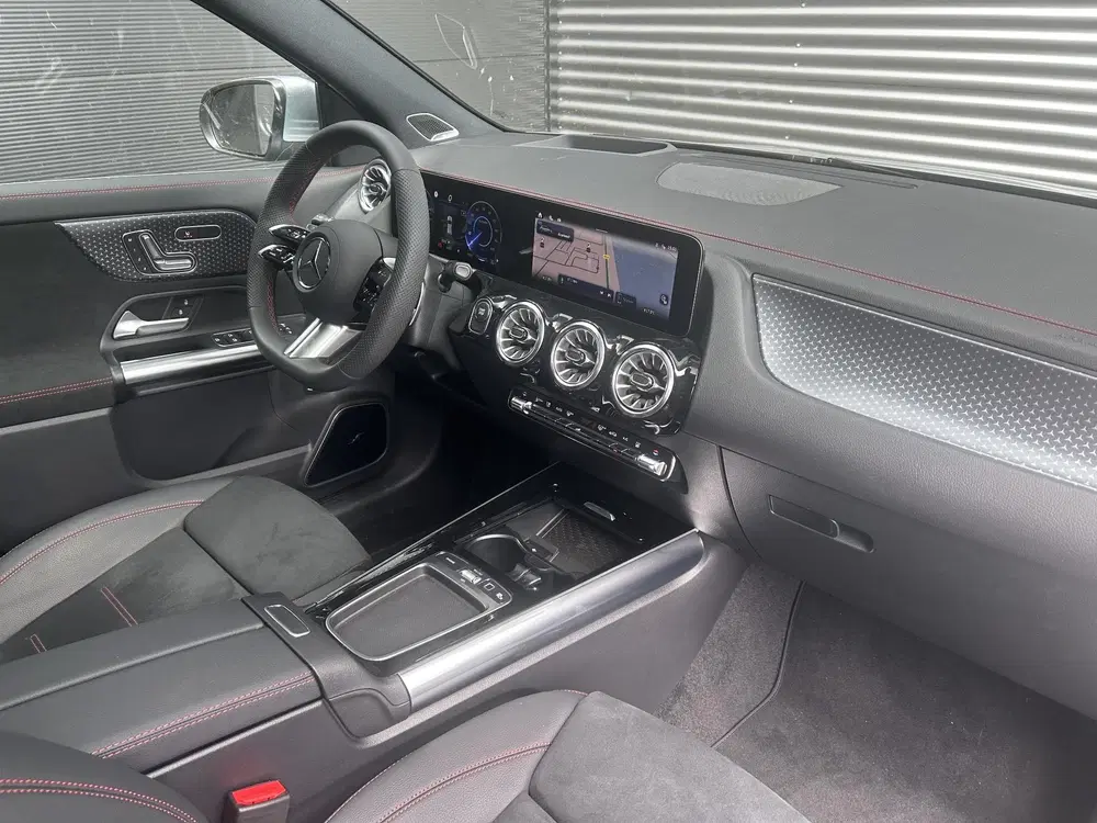 Mercedes-Benz EQA 250+ Business Solution AMG uit 2026, foto 6