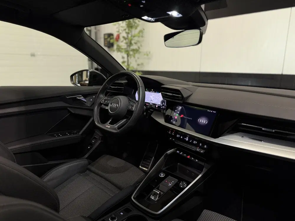 Audi A3 40 TFSI e S-Edition uit 2022, foto 2