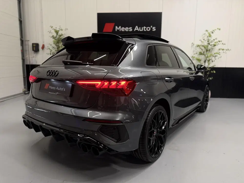 Audi A3 40 TFSI e S-Edition uit 2022, foto 3