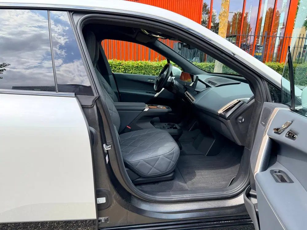 BMW iX XDrive50 uit 2023, foto 13