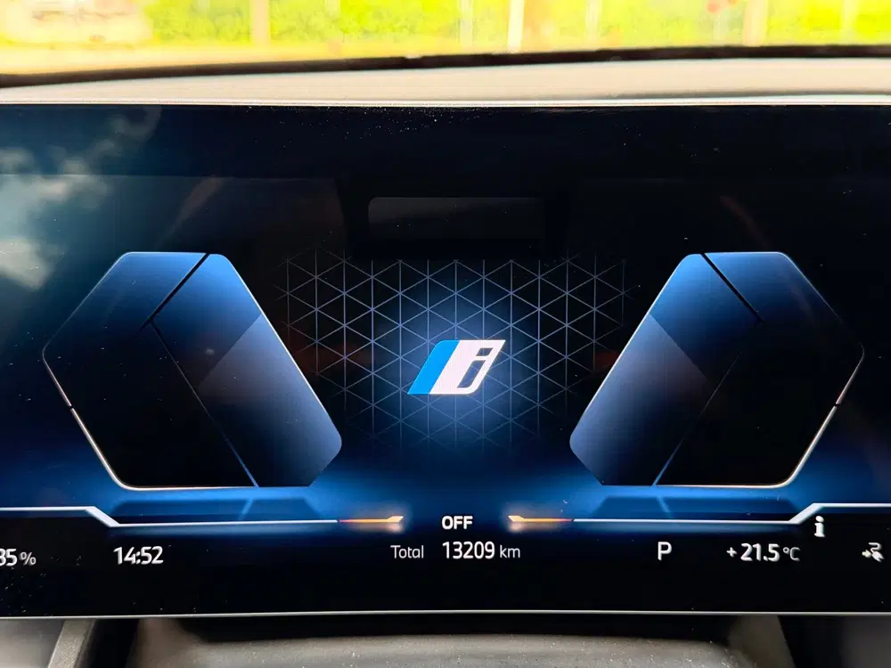 BMW iX XDrive50 uit 2023, foto 9