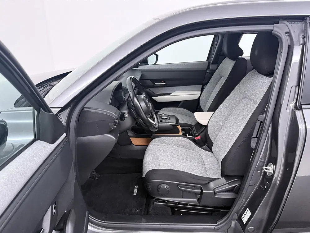 Mazda MX-30 e-SkyActiv 145 Comfort 36 kWh uit 2021, foto 4