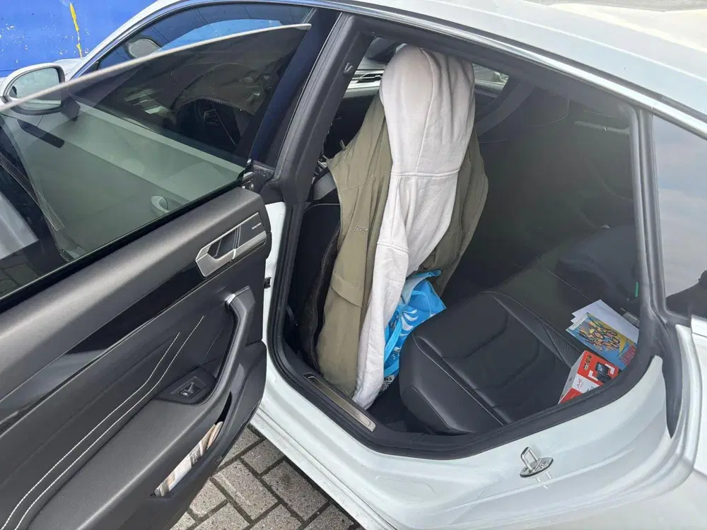 Volkswagen Arteon 2.0 TDI R-Line Business uit 2021, foto 13