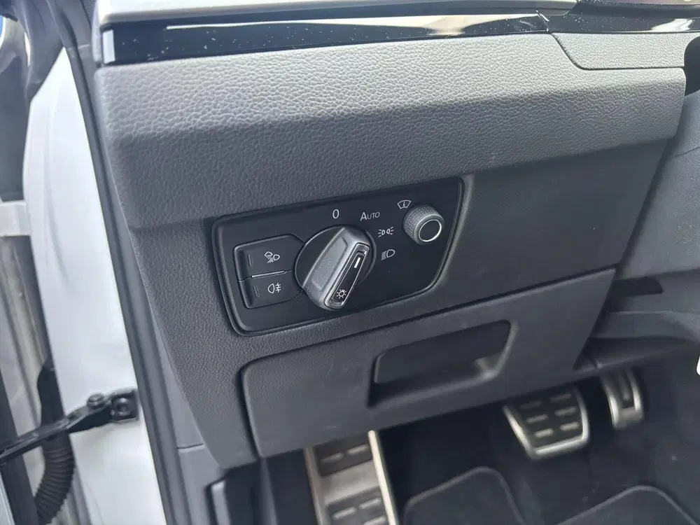 Volkswagen Arteon 2.0 TDI R-Line Business uit 2021, foto 15