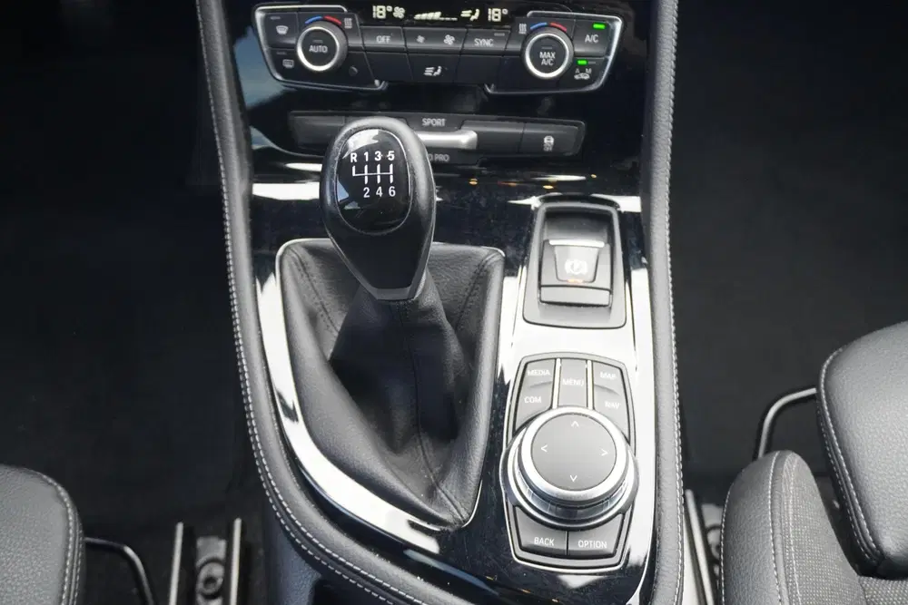 BMW 2-serie 216i 7p. M Sport uit 2022, foto 14