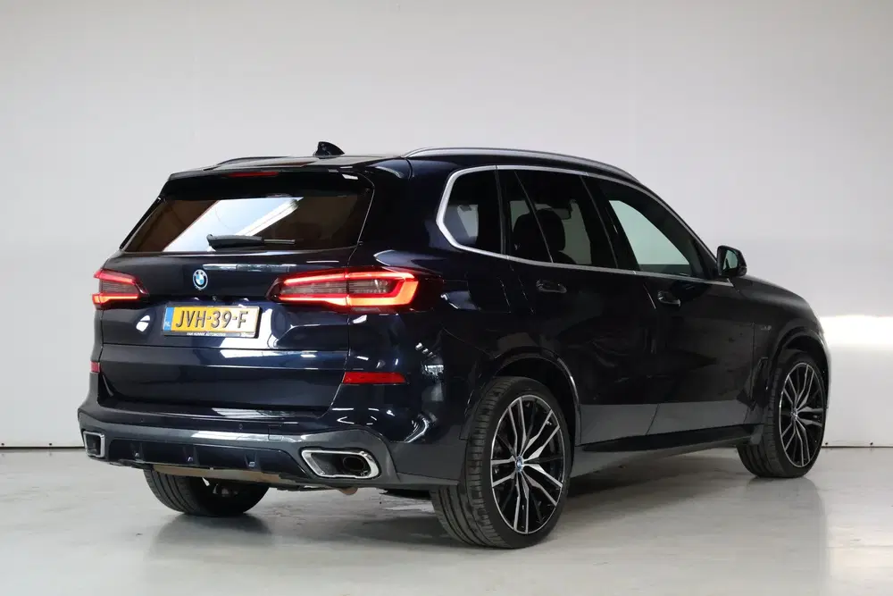 BMW X5 xDrive45e M-Sport uit 2022, foto 2
