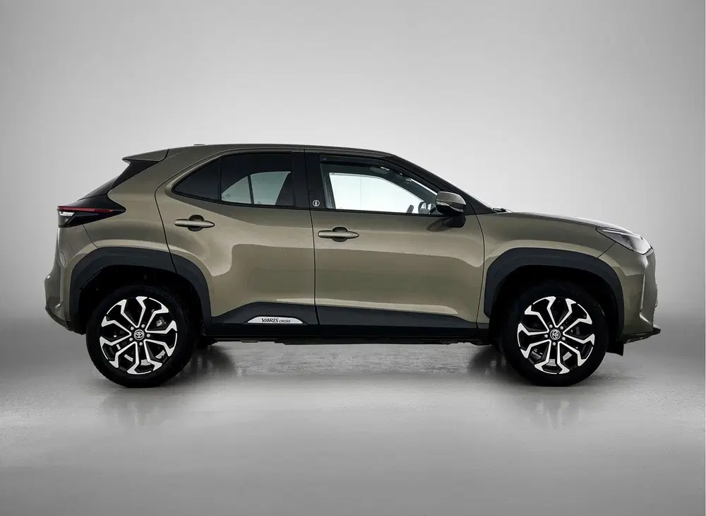 Toyota Yaris Cross 1.5 Hybrid First Edition uit 2022, foto 13
