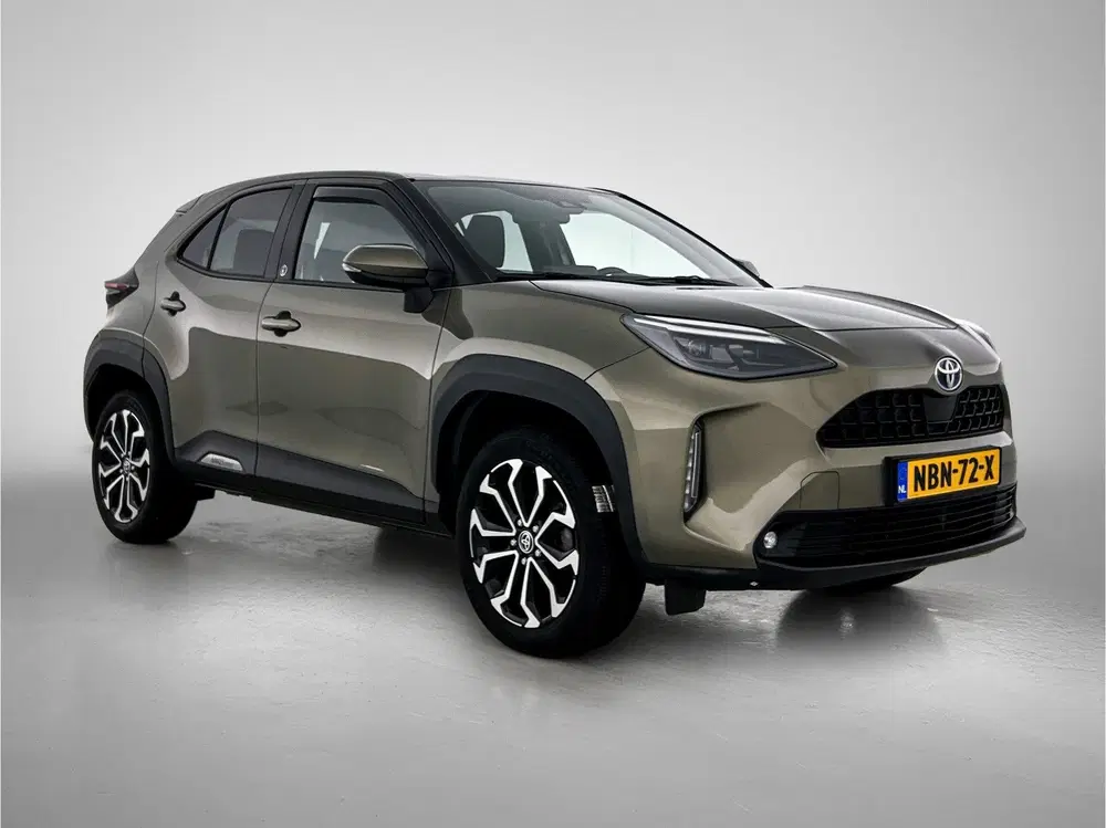 Toyota Yaris Cross 1.5 Hybrid First Edition uit 2022, foto 14
