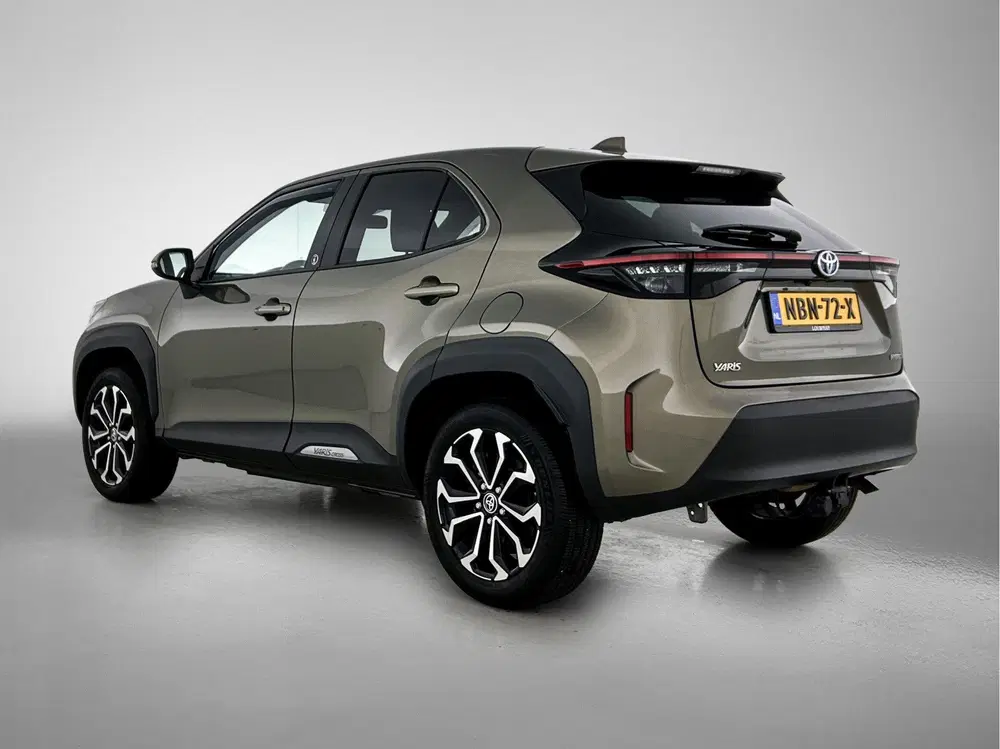 Toyota Yaris Cross 1.5 Hybrid First Edition uit 2022, foto 15