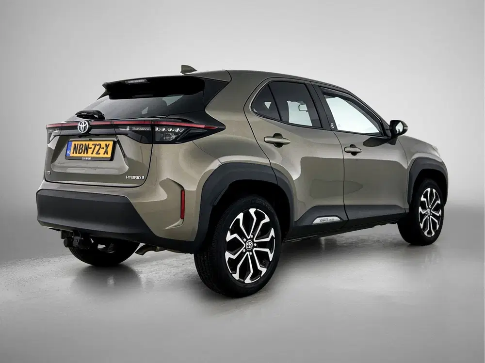 Toyota Yaris Cross 1.5 Hybrid First Edition uit 2022, foto 2