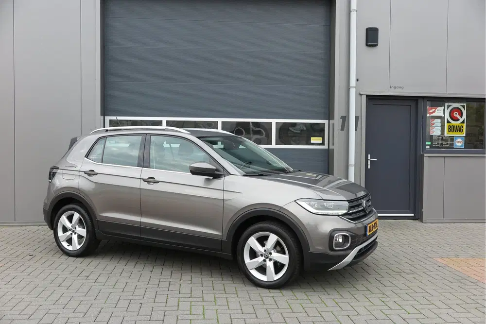 Volkswagen T-Cross 1.0 TSI 110pk DSG Style uit 2021, foto 2
