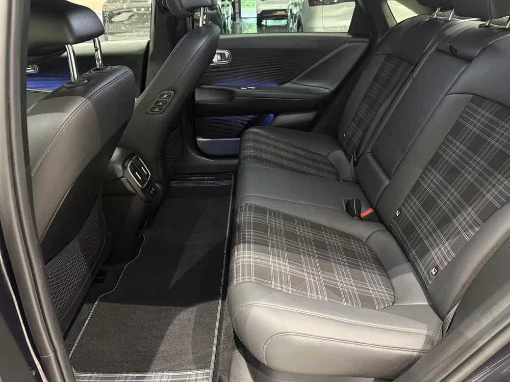 Hyundai IONIQ First Edition AWD 77.4 kWh SOH 96% uit 2023, foto 8