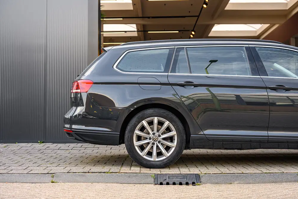 Volkswagen Passat 1.5 TSI Business Plus Pro uit 2020, foto 12