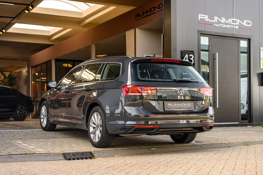 Volkswagen Passat 1.5 TSI Business Plus Pro uit 2020, foto 3