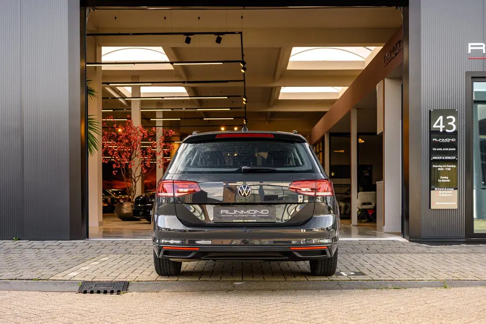 Volkswagen Passat 1.5 TSI Business Plus Pro uit 2020, foto 4