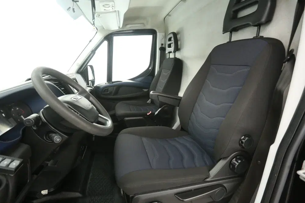Iveco Daily 35S16V 2.3 352 L2H2 155PK uit 2019, foto 9