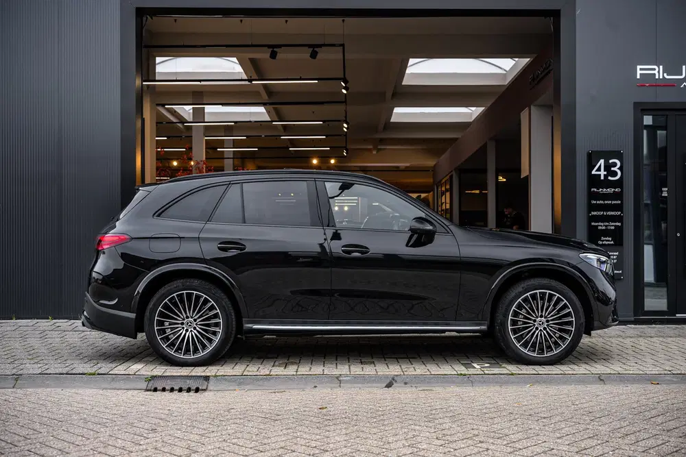 Mercedes-Benz GLC 400e 4MATIC AMG uit 2024, foto 6