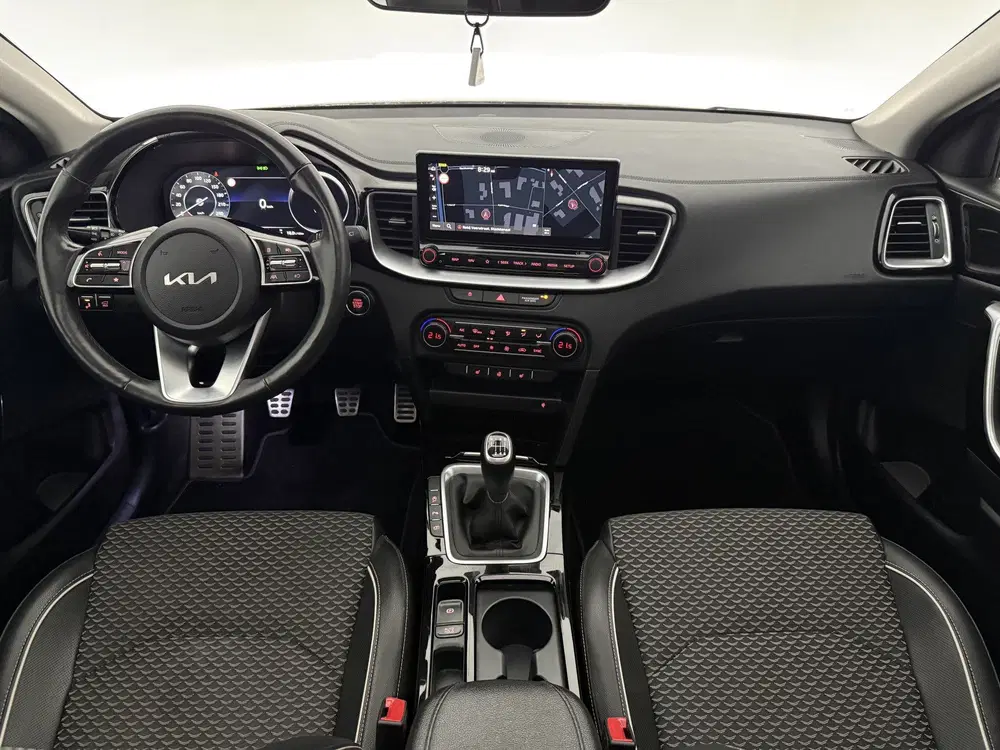 Kia Ceed 1.0 T-GDi ExecutiveLine uit 2024, foto 2