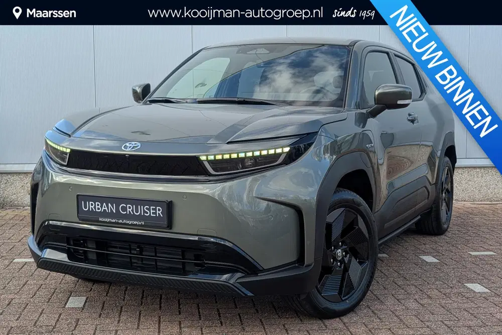 Toyota Urban Cruiser Dynamic 61 kWh Nu €3.000 uit 2026