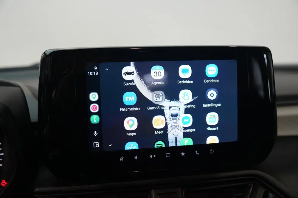 Suzuki Swift 1.2 Style Smart Hybrid NAVI CAMERA uit 2025, foto 14