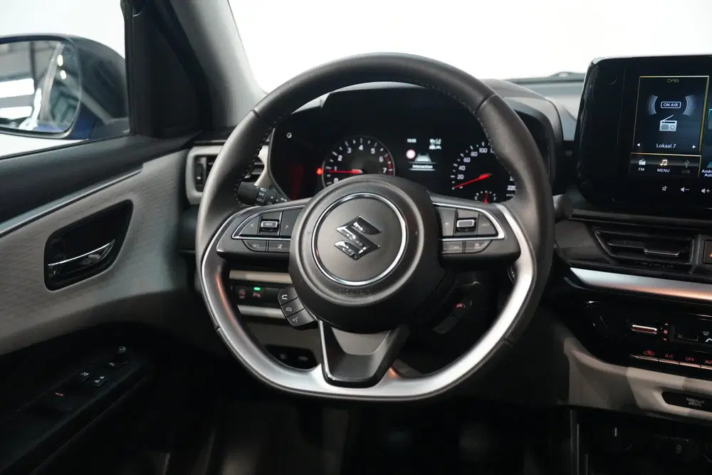 Suzuki Swift 1.2 Style Smart Hybrid NAVI CAMERA uit 2025, foto 7