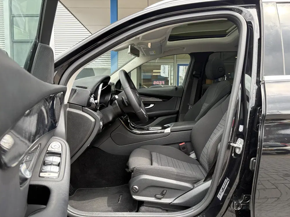Mercedes-Benz GLC 300e 4MATIC 320pk uit 2020, foto 14