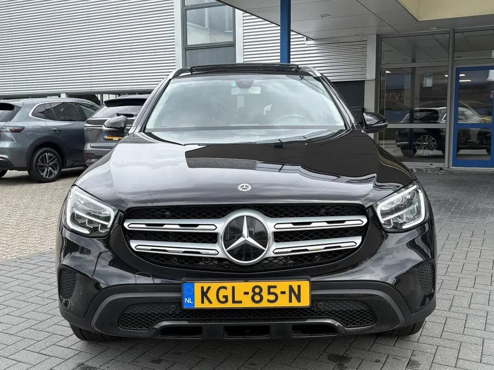 Mercedes-Benz GLC 300e 4MATIC 320pk uit 2020, foto 2