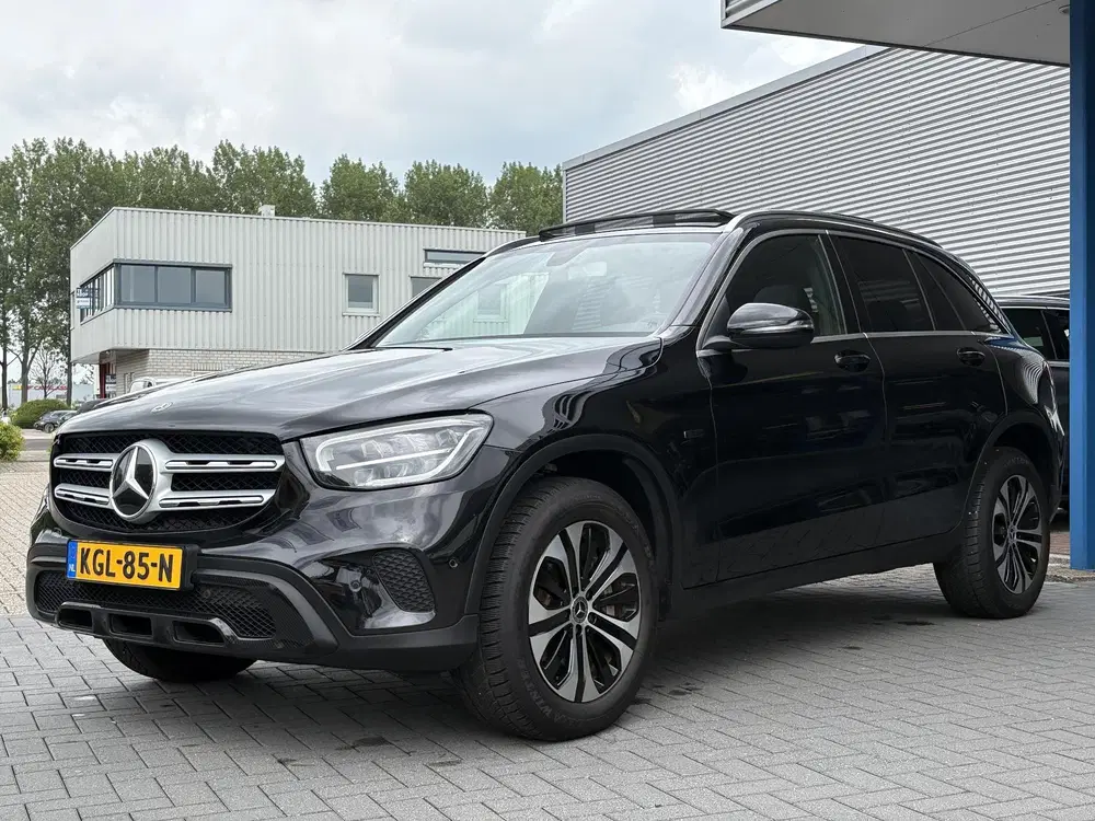 Mercedes-Benz GLC 300e 4MATIC 320pk uit 2020, foto 3