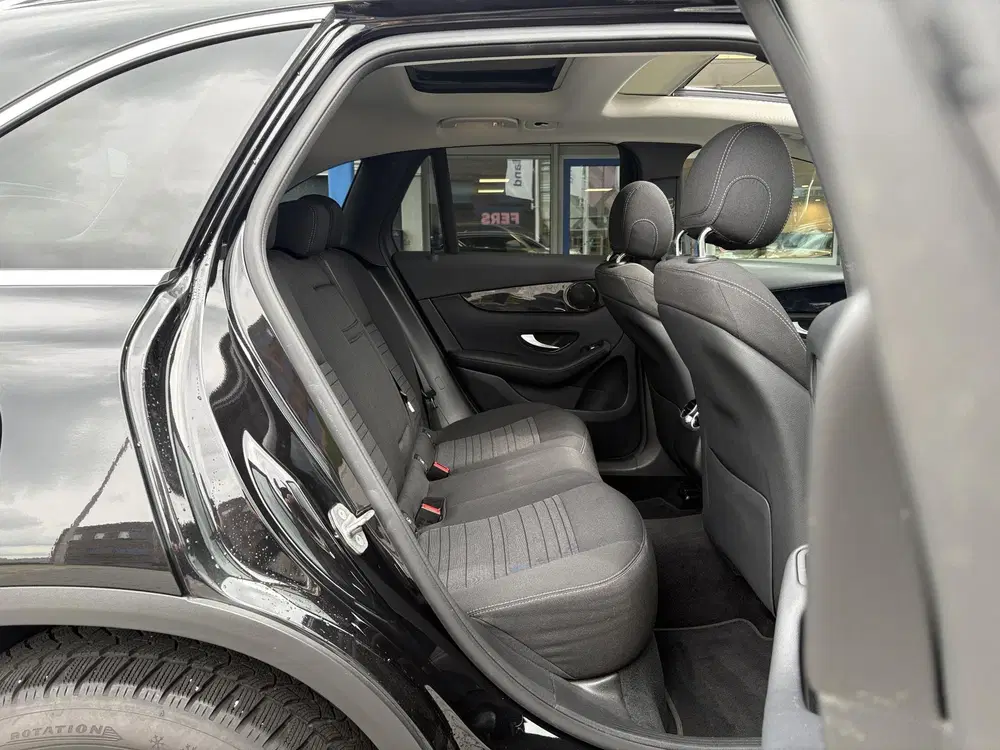 Mercedes-Benz GLC 300e 4MATIC 320pk uit 2020, foto 6