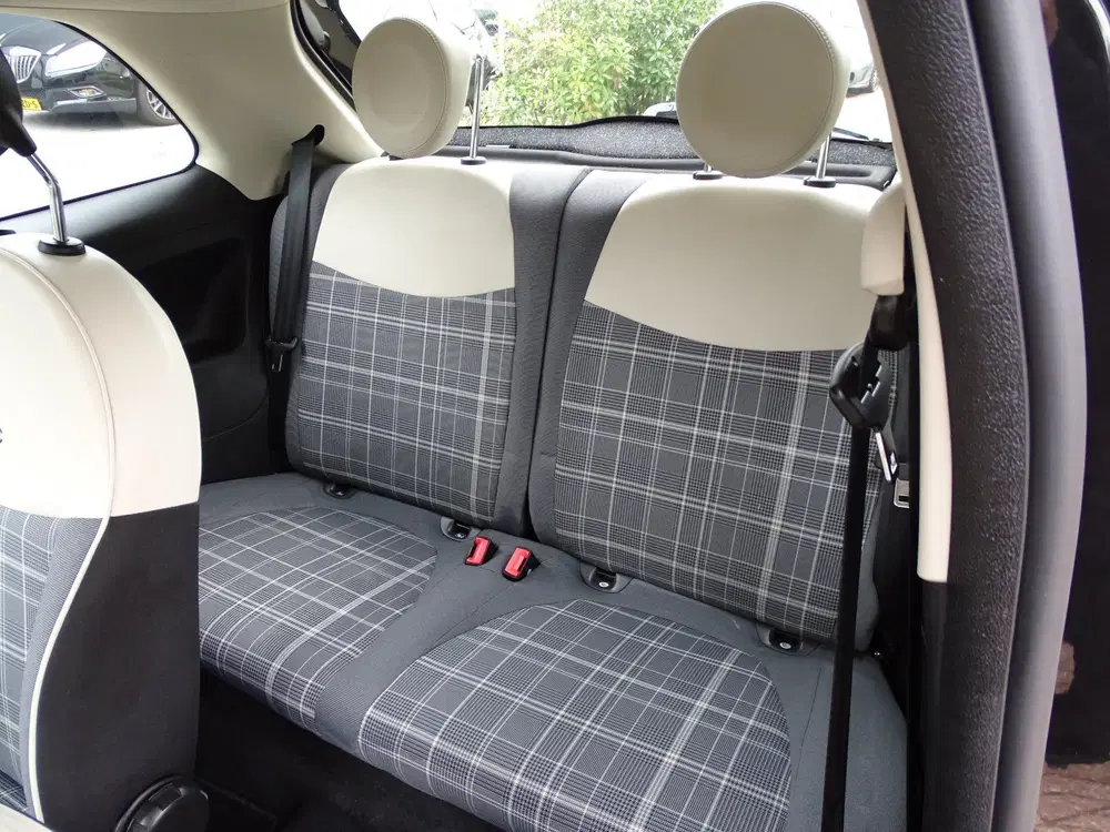 Fiat 500 1.0 Hybrid Lounge uit 2021, foto 15