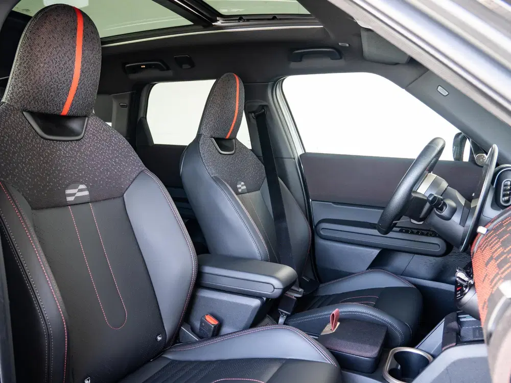 Mini Countryman SE ALL4 John Cooper Works uit 2025, foto 4