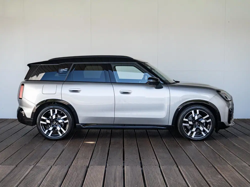 Mini Countryman SE ALL4 John Cooper Works uit 2025, foto 7