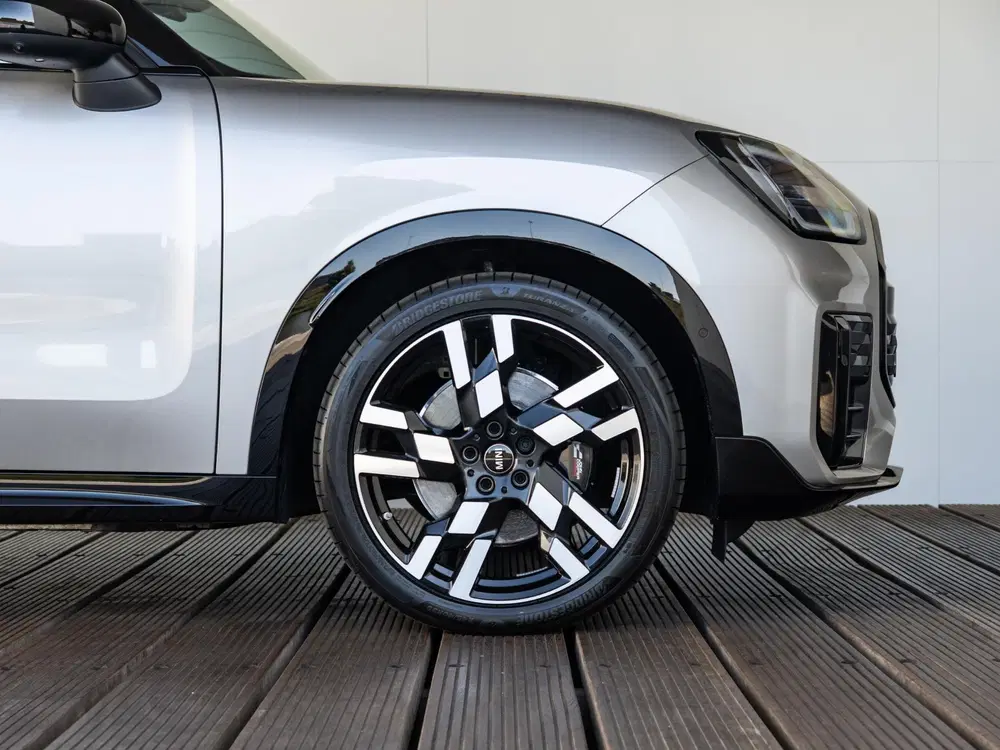 Mini Countryman SE ALL4 John Cooper Works uit 2025, foto 9