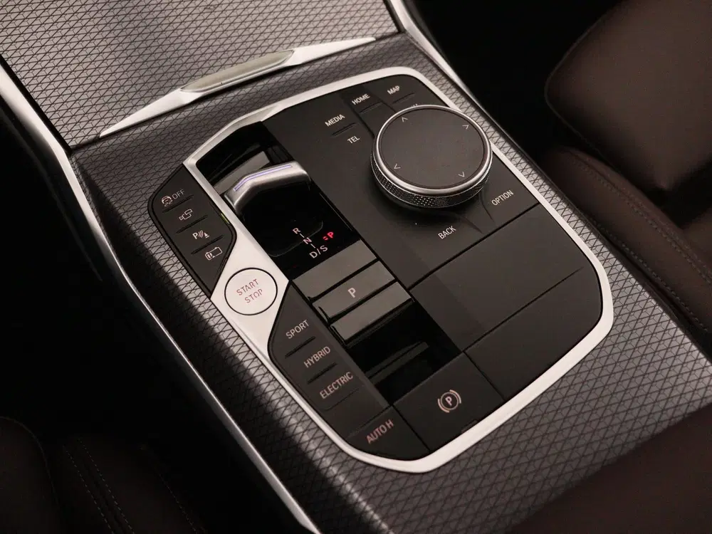 BMW 3-serie 330e Touring M Sport Pro uit 2026, foto 10