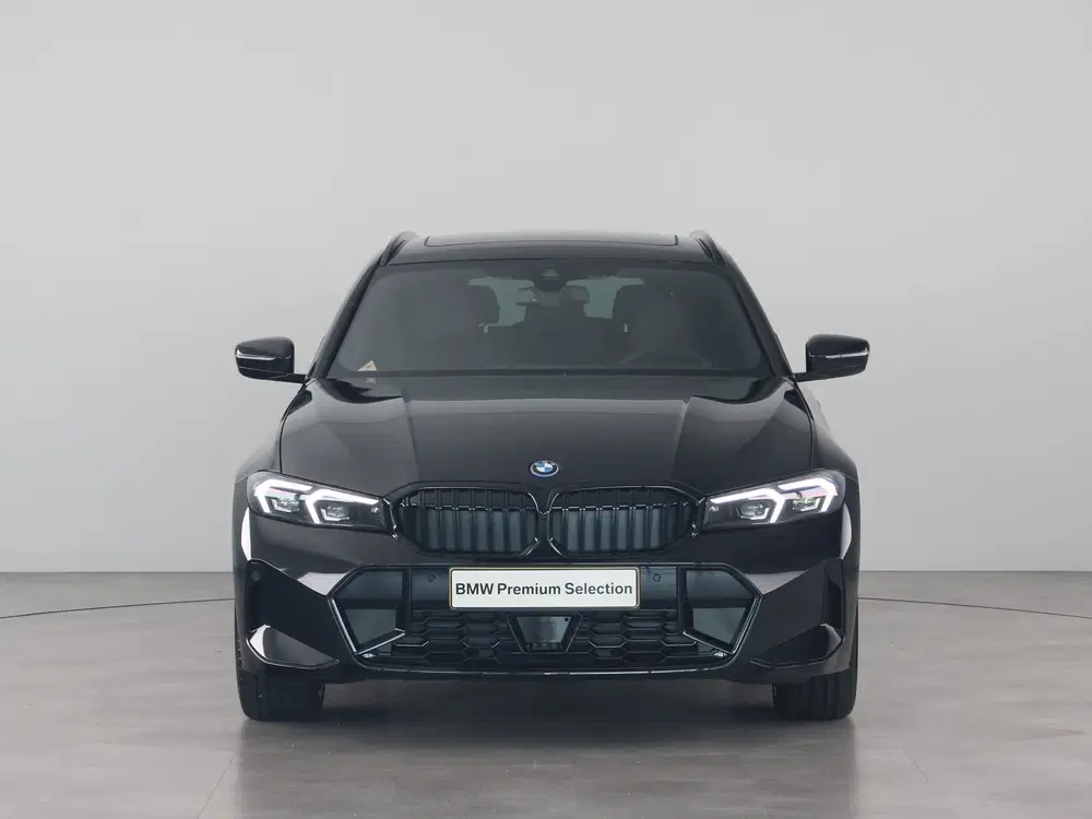 BMW 3-serie 330e Touring M Sport Pro uit 2026, foto 2