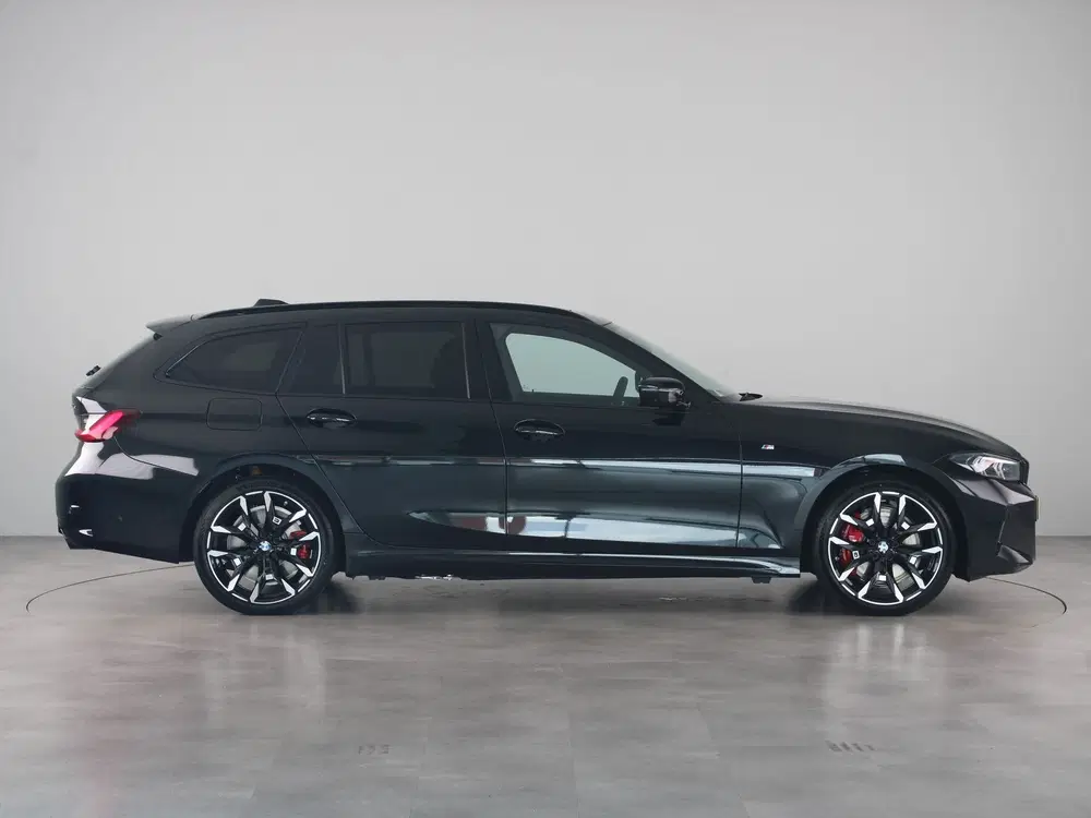 BMW 3-serie 330e Touring M Sport Pro uit 2026, foto 4