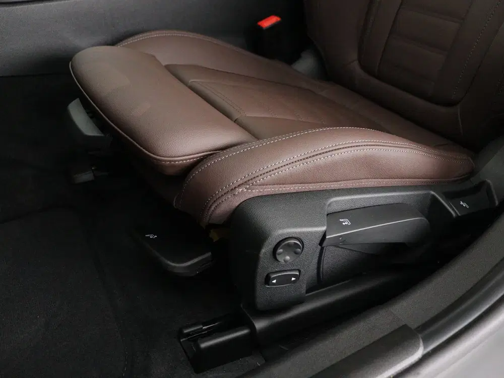BMW 3-serie 330e Touring M Sport Pro uit 2026, foto 9